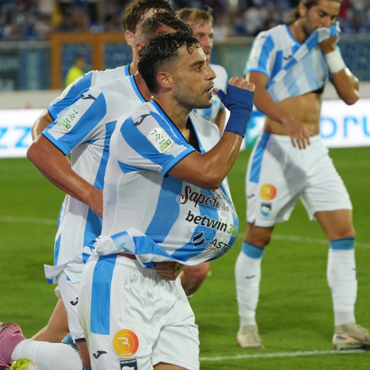 Pescara Calcio 1985-1986 - Wikipedia, image size:1200x1200