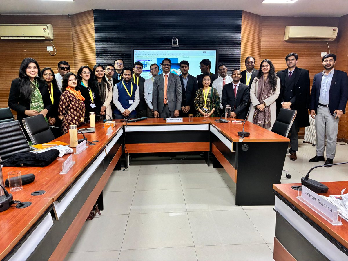 Officer Trainees - Indian Information Service 🇮🇳 tweet media