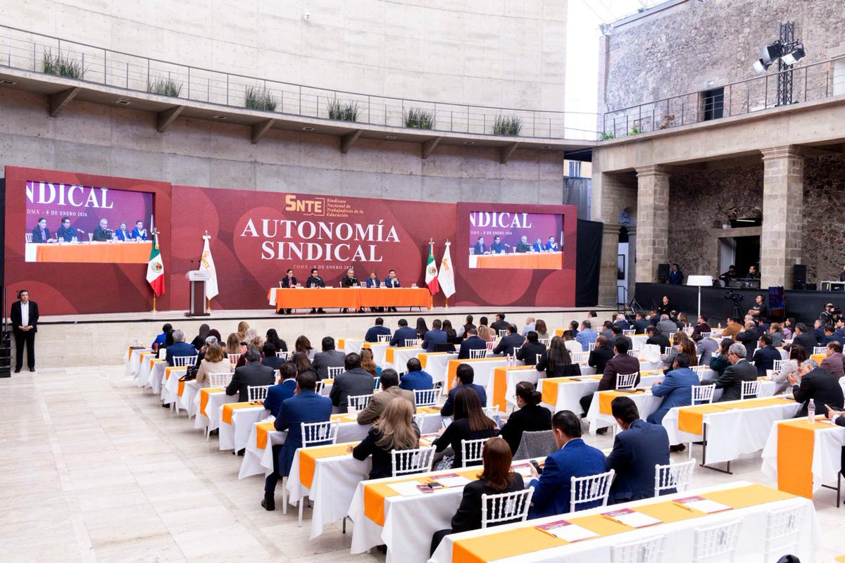 SilviaLunaAgs's tweet photo. 🟠📢Pide el #SNTE a los congresos locales realizar las adecuaciones necesarias para que la autonomía sindical sea una realidad en todo el país. 🇲🇽 “Esta iniciativa nos conviene a todos”, afirmó el secretario general, maestro Alfonso Cepeda Salas.
https://t.co/CHIH7LCP9e https://t.co/5ljpLbFnrX