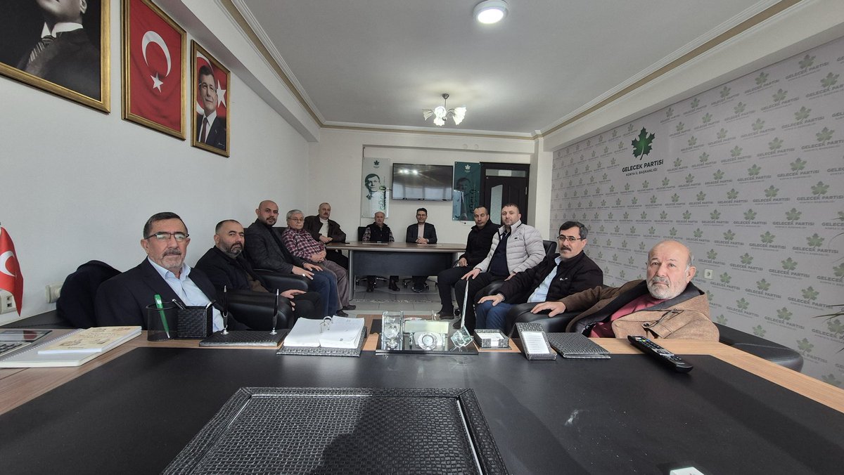 Konya Pancar ve Tarım Ürünleri Üreticileri Derneği Başkanı Sayın Ahmet Bestil ve beraberindeki yönetim kurulu üyeleri teşkilatımızı ziyaret etti. 

Gerçekleşen ziyarette, ilimizdeki çiftçilerimizin karşı karşıya kaldığı sorunlar, tarımsal üretimde yaşanan sıkıntılar ve çözüm