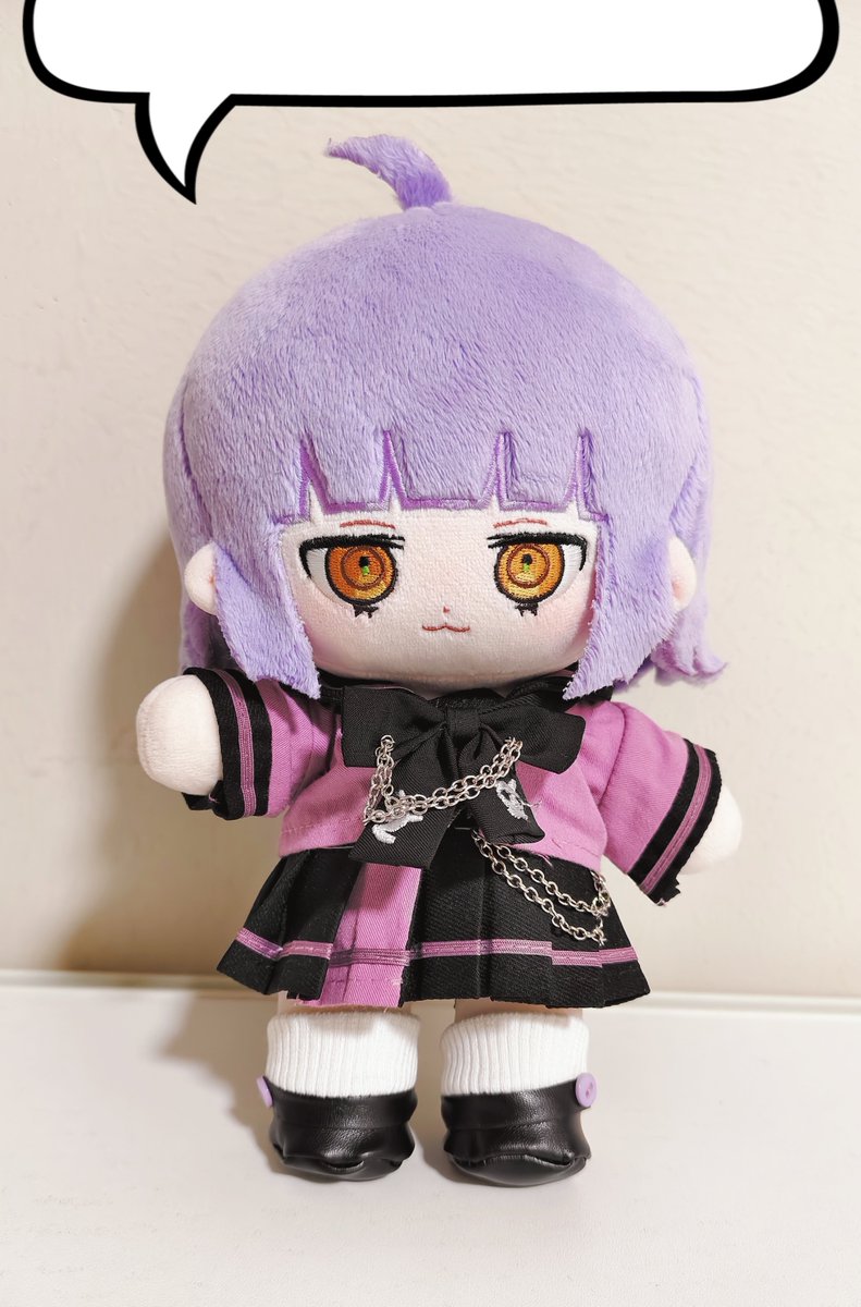 「こんばんは、塚原音子です。今日も一日頑張りましたよね。偉い偉い。可愛い女子高生がずっと君のことを応援していますよ。え？君は可愛い女子高生がどこって？そんなこと言わないでくださいよ。さあさあ、復唱しなさい。塚原音子は、可愛い女子高生です！では、解散！」