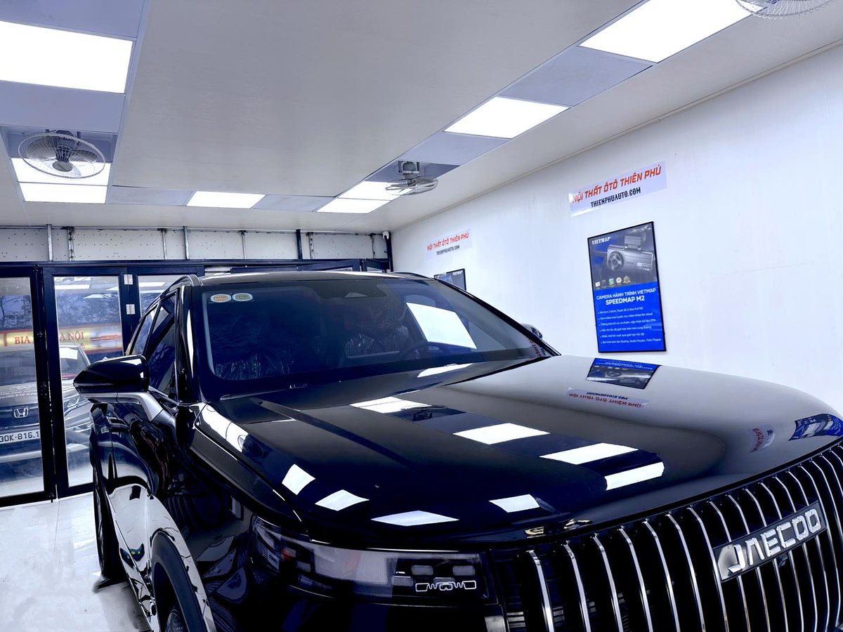 autothienphu's tweet photo. ☀️ SUV ngầu mà không mát thì… thiếu thiếu
Chiếc Jaecoo J7 khi về tay Thiên Phú Auto được nâng cấp thêm phim cách nhiệt 3M Crystalline chính hãng – khác biệt cảm nhận rõ ngay từ lần lái đầu tiên.
🔥 Vì sao Jaecoo J7 nên dán 3M?
✔️ Giảm nóng thấy rõ – đi nắng không còn “áp suất tinh thần”
✔️ Chặn tia UV & IR hiệu quả – bảo vệ da, giữ nội thất bền màu
✔️ Kính trong, không chói – lái xe an toàn hơn
✔️ Tăng riêng tư, nhìn xe sang hẳn từ bên ngoài

🛠️ Thi công tại Thiên Phú Auto
– Phim 3M chính hãng, nguồn gốc rõ ràng
– Dán chuẩn kỹ thuật: ôm kính – phẳng – không bọt – không gợn
– Tư vấn đúng mã phim theo nhu cầu & thói quen sử dụng
✨ Hình ảnh bạn đang xem là combo “đúng bài”:
Thiết kế SUV mạnh mẽ của Jaecoo J7 + giải pháp cách nhiệt cao cấp từ 3M.
👉 Xe mát hơn – bền hơn – nhìn đã hơn
👉 Jaecoo J7 dán phim 3M tại Thiên Phú Auto là một lựa chọn… quá hợp lý 😎