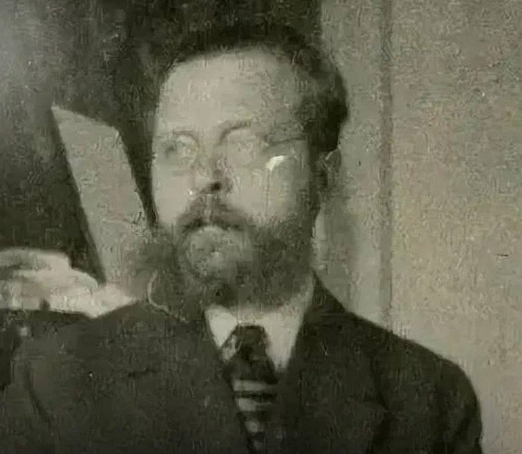 Strādāju. Un domāju, ļoti nelaika profesors aizgāja mūžībā.