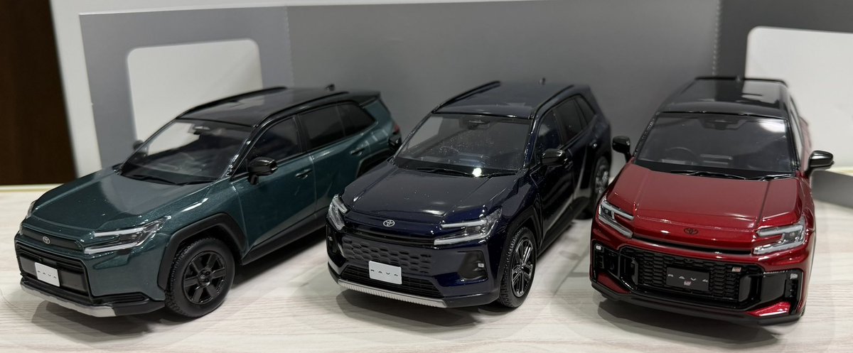 ヨ*ー様 値下げしました。トヨタ　RAV4 カラーサンプル19台+おまけ ヨ*ー様 値下げしました。トヨタ RAV4 カラーサンプル19台+おまけ 値下げ
