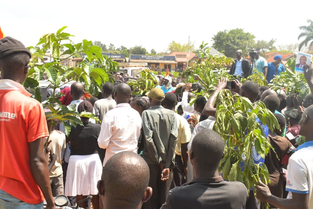 FDCOfficial1's tweet photo. FDC manifesto campaign at Bumbobi Primary School, Bungokho Sub-county, Mbale District, as citizens demanded accountability, better services, and inclusive development. #FDCManifesto https://t.co/IK9jdpKHaZ