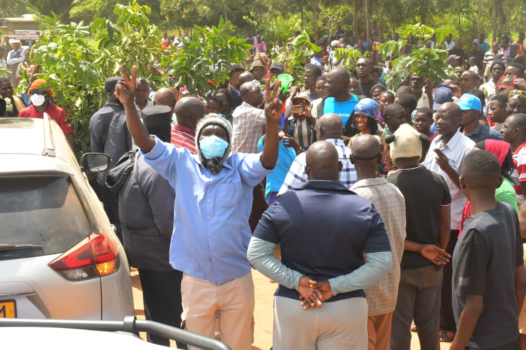 FDCOfficial1's tweet photo. FDC manifesto campaign at Bumbobi Primary School, Bungokho Sub-county, Mbale District, as citizens demanded accountability, better services, and inclusive development. #FDCManifesto https://t.co/IK9jdpKHaZ