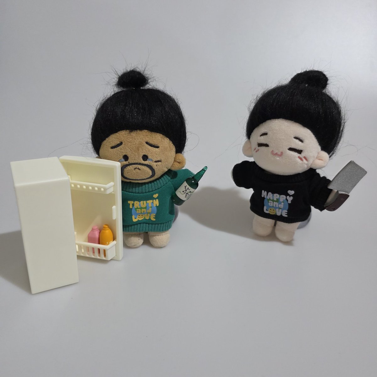 BuzieBeeToo's tweet photo. Drinking again?
#junzhe #merchtherapy https://t.co/9IxgJcfHdl