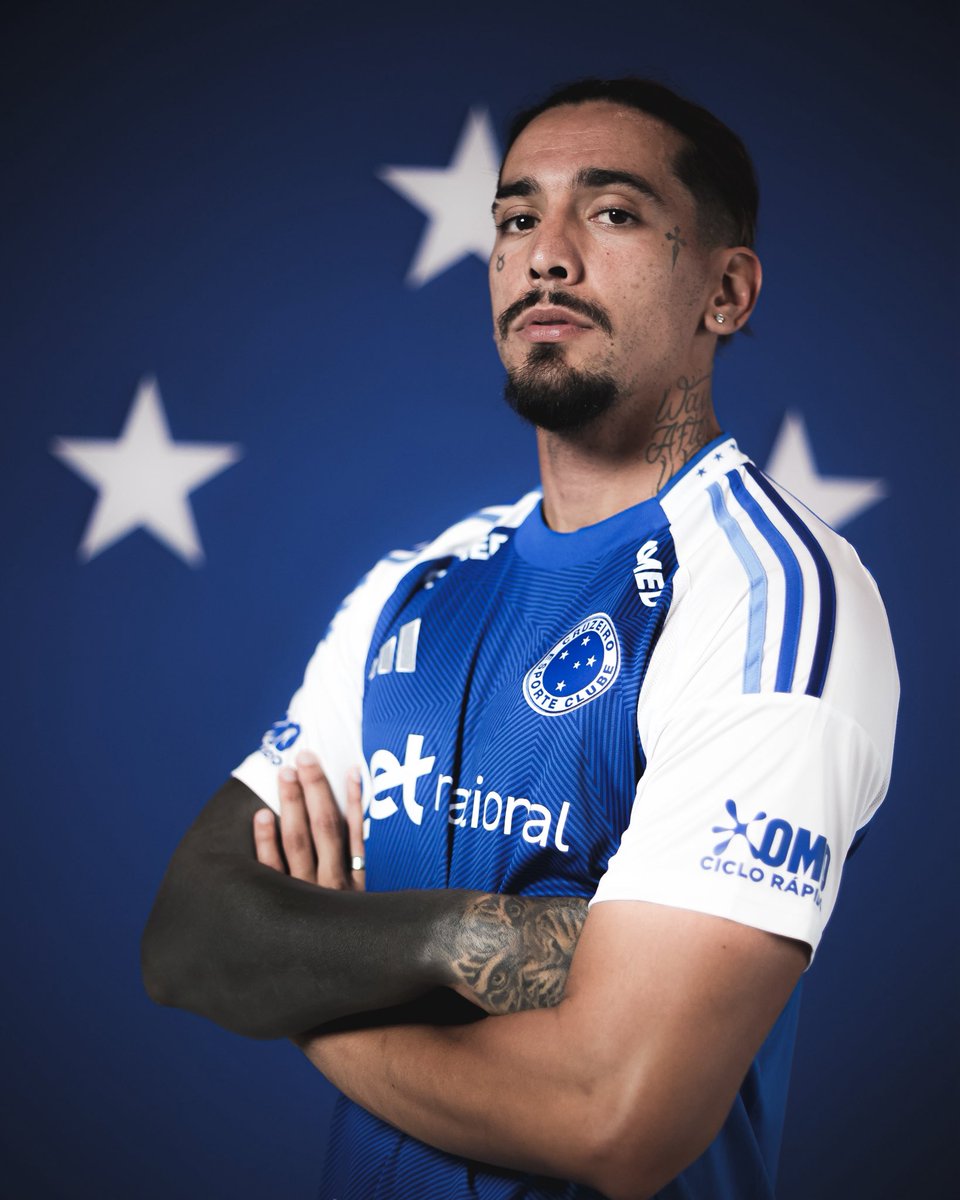 Cruzeiro's tweet image. Chico da Costa tá #FechadoComOCruzeiro 🔵⚪

📸 @gustavomjpeg / Cruzeiro