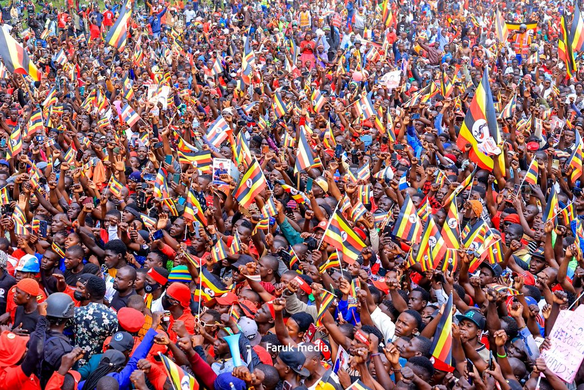 KlaUpdates's tweet image. Thousands of Nup Supporters gather at St. Joseph Primary School playground, Mukono Municipality to welcome their presidential candidate @HEBobiwine 
#KlaUpdates