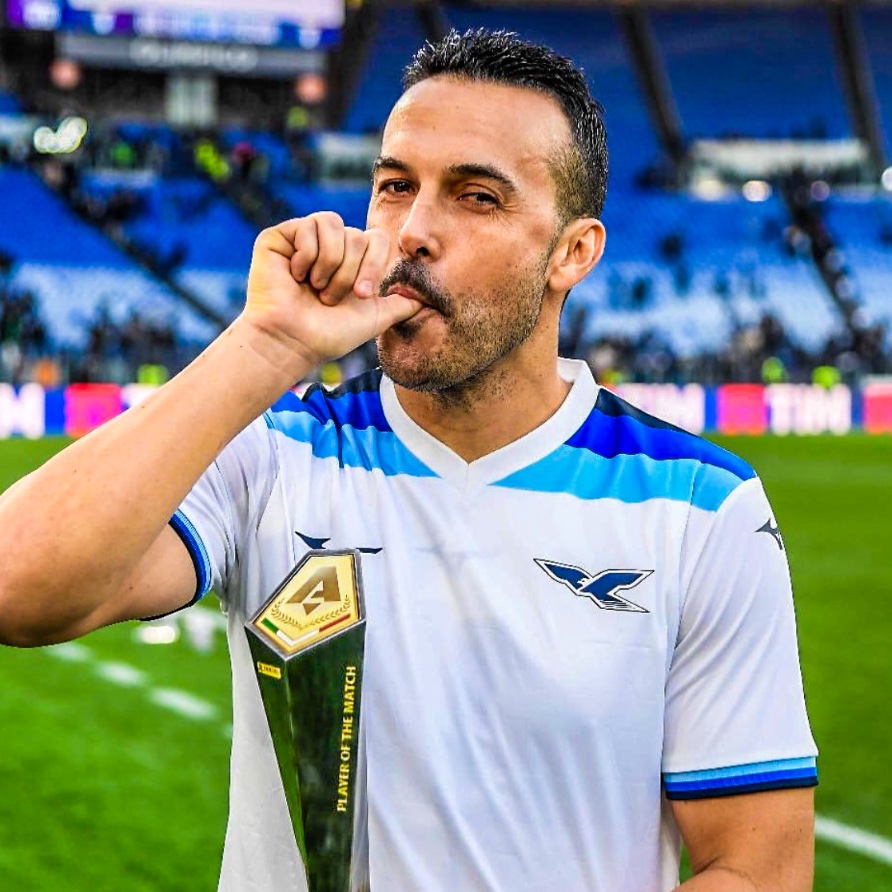 eurofootcom's tweet image. 🇪🇸🥇 Pedro is now the OLDEST ever player to score for Lazio in Serie A! 38-years-old and he's going strong. Respect. 👏