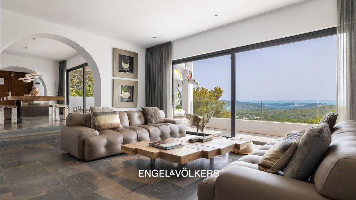 EVIbiza's tweet photo. 🏠 Property of the Week: Es Cubells, Ibiza

Stunning 5-bed villa with panoramic sea views towards Formentera. ✅ Renovated in 2020 ✅ Tourist Rental License included ✅ Pool &amp; Guest Apartment ✅ Price: €4,700,000 

Don't miss this opportunity! 👇 https://t.co/v2WD4q27p9 
#Ibiza https://t.co/Jcki38uBHS