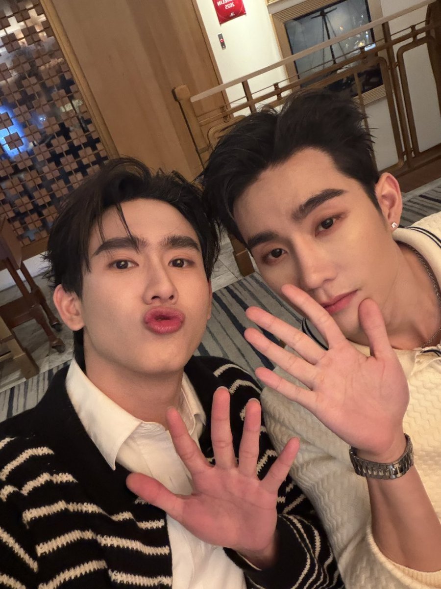 วันนี้ซีรี่ย์อีพีห้า แต่รักเธอขามีได้ทุกวัน 🤟🏻

FORCEBOOK MOS EP5
#MelodyOfSecretsEP5