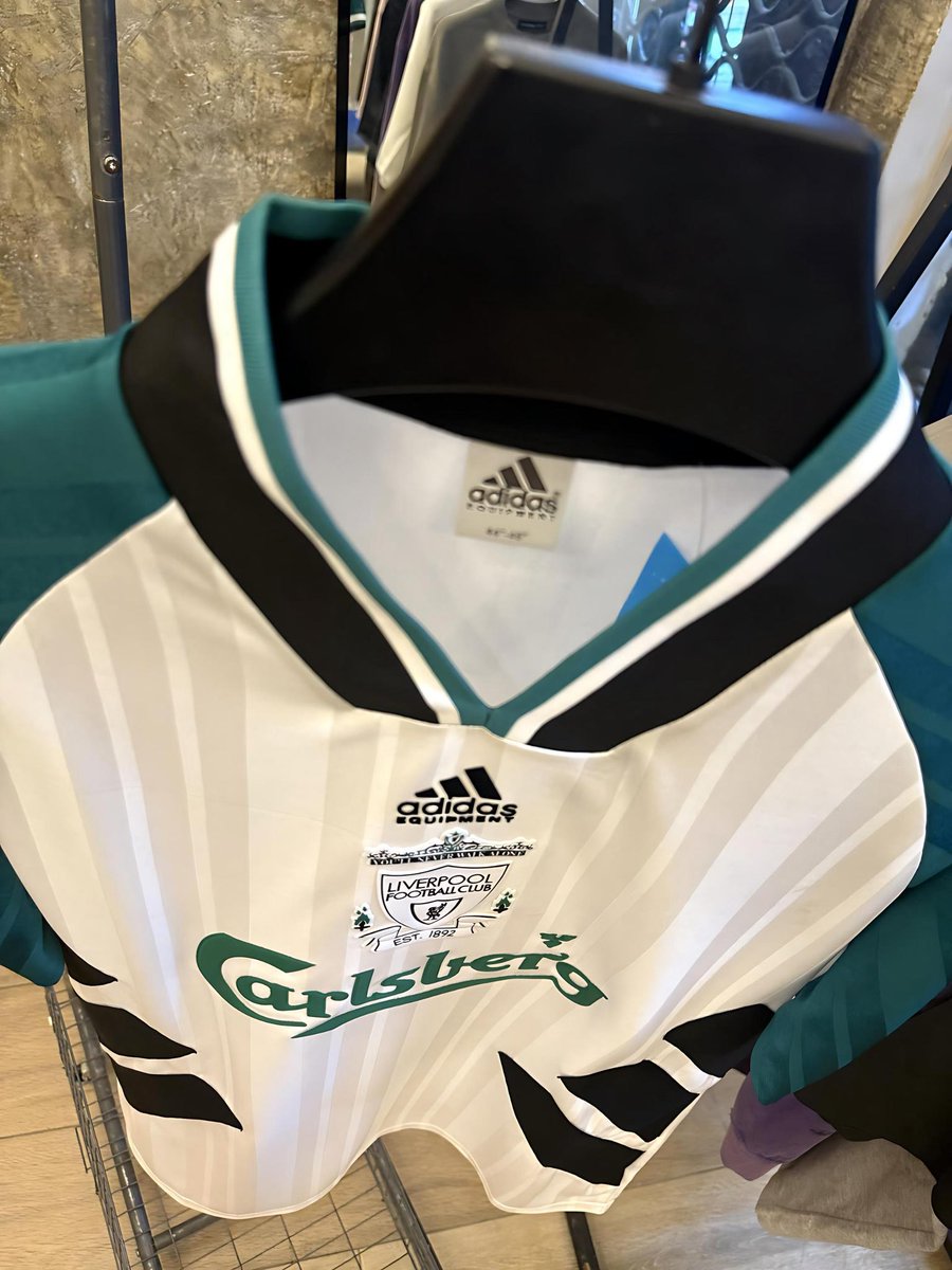 IamCharles_00's tweet image. Liverpool FC Retro

🏷️ 25,000