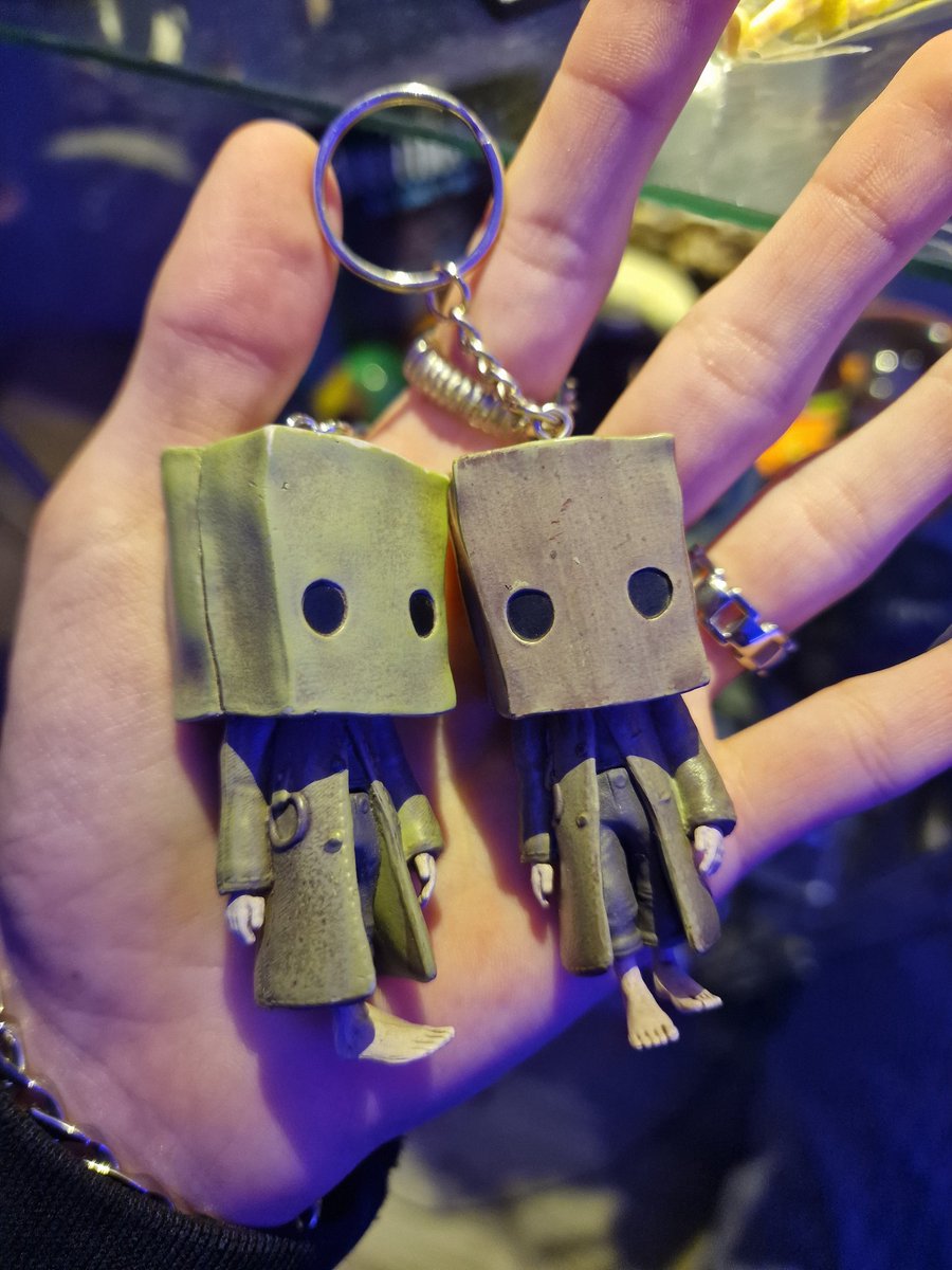 DracoNightmares's tweet photo. got another one for so cheap, it costs me around twenty, will prob use the older on my keys!😌 https://t.co/jqM9BC6YRu