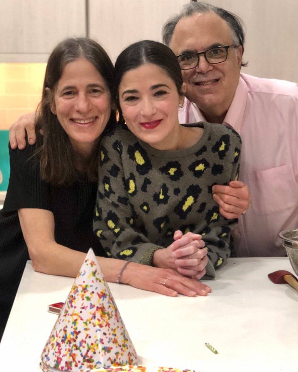 Emily's Entourage tweet media