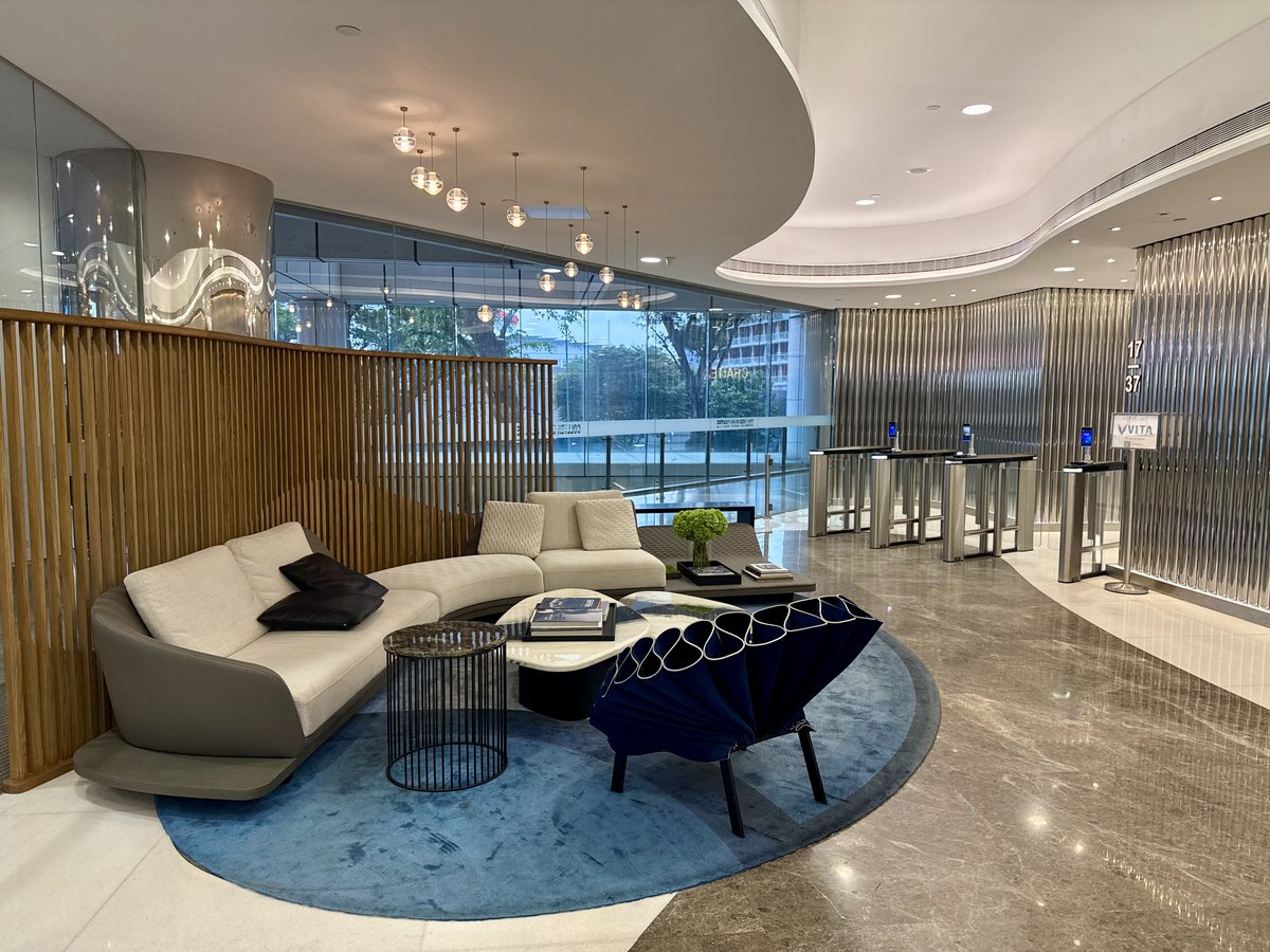 En chemin pour Kuala Lumpur, je me devais de faire une étape dans les bureaux de <a href="/eLexing/">Lexing</a> - Singapore et saluer Winnie Chang. 
Le moins que l’on puisse dire, c’est que c’est un bureau avec vue !