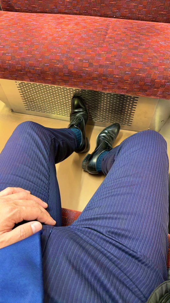 久々の電車移動疲れた
帰ってゆっくりしたい