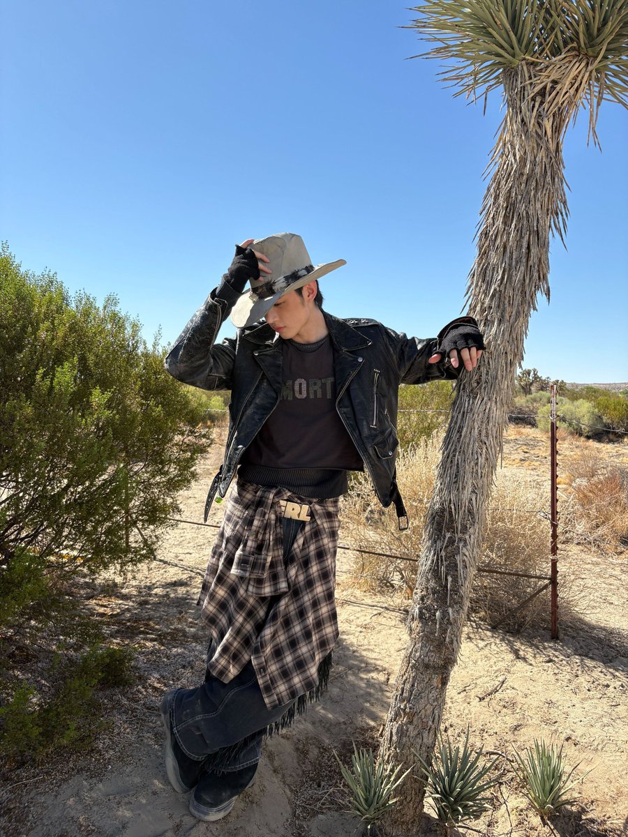 EN7ernally's tweet image. #SUNGHOON 🌟🤠

OH COWBOY SUNGHOON 😩