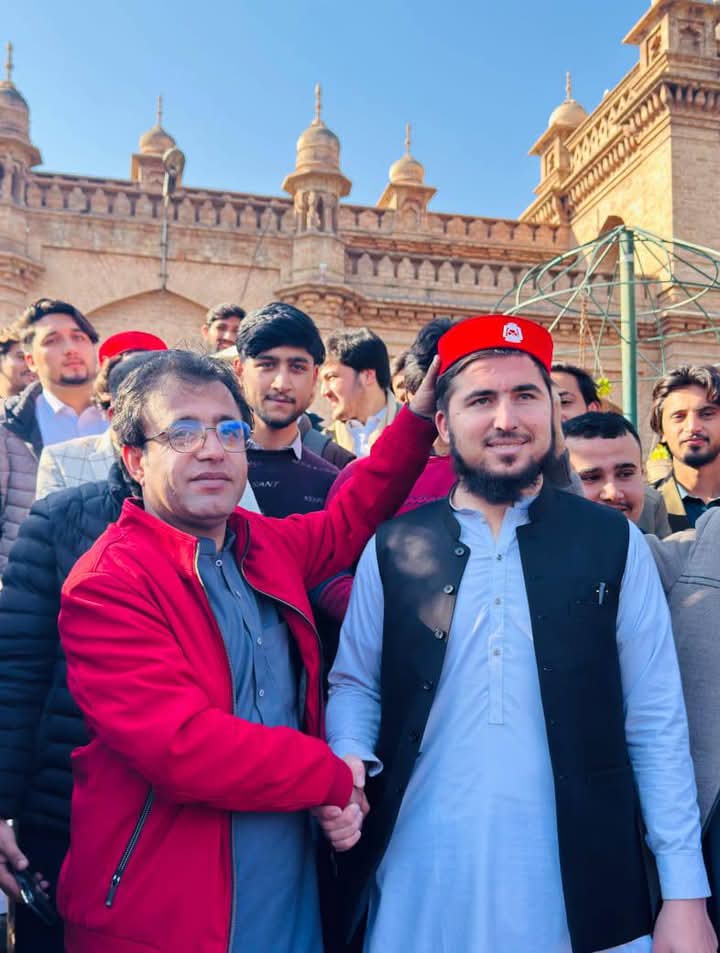 Arshadk13156141's tweet photo. اسلامیہ کالج یونیورسٹی پشاور میں ہمارے اسٹڈی سرکل میں شرکت کے بعد نئے ممبران پشتون سٹوڈنٹس فیڈریشن میں شامل ہوئے، اور ہم اپنے مقصد میں ان کی فعال شرکت کے منتظر ہیں۔  قدمونہ مو نیکمرگہ شا 🙏

 #PashtunStudentsFederation #PSFICUP https://t.co/lfnW4kgYrm