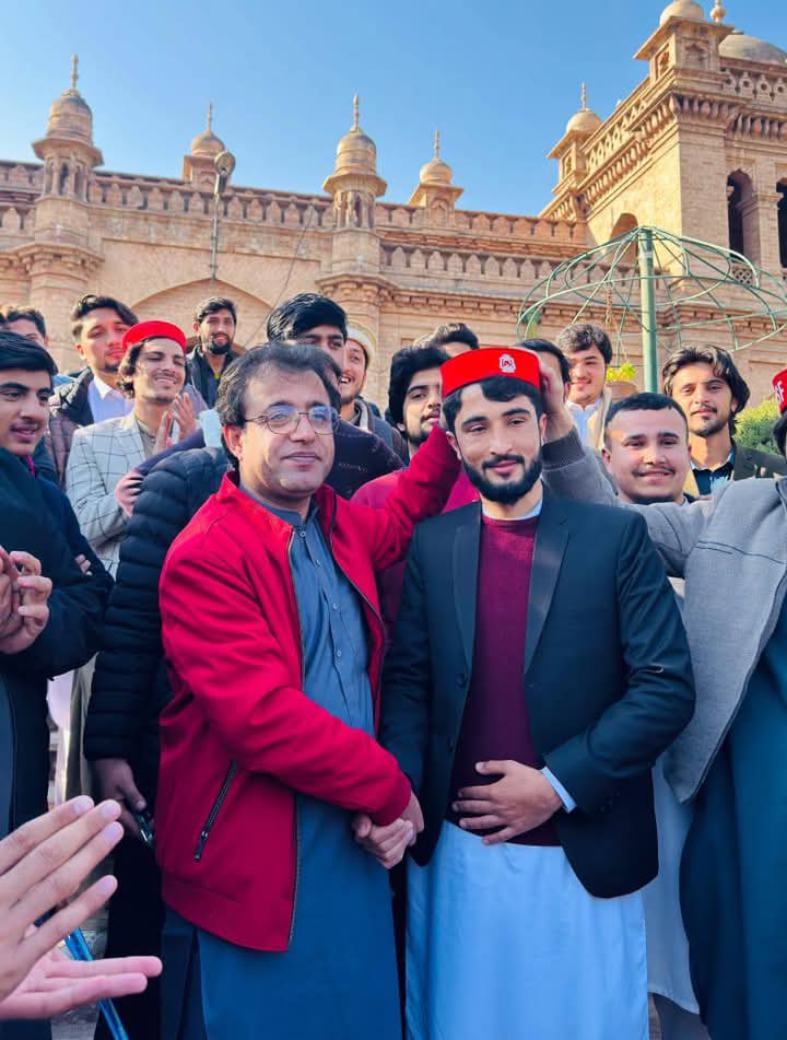 Arshadk13156141's tweet photo. اسلامیہ کالج یونیورسٹی پشاور میں ہمارے اسٹڈی سرکل میں شرکت کے بعد نئے ممبران پشتون سٹوڈنٹس فیڈریشن میں شامل ہوئے، اور ہم اپنے مقصد میں ان کی فعال شرکت کے منتظر ہیں۔  قدمونہ مو نیکمرگہ شا 🙏

 #PashtunStudentsFederation #PSFICUP https://t.co/lfnW4kgYrm