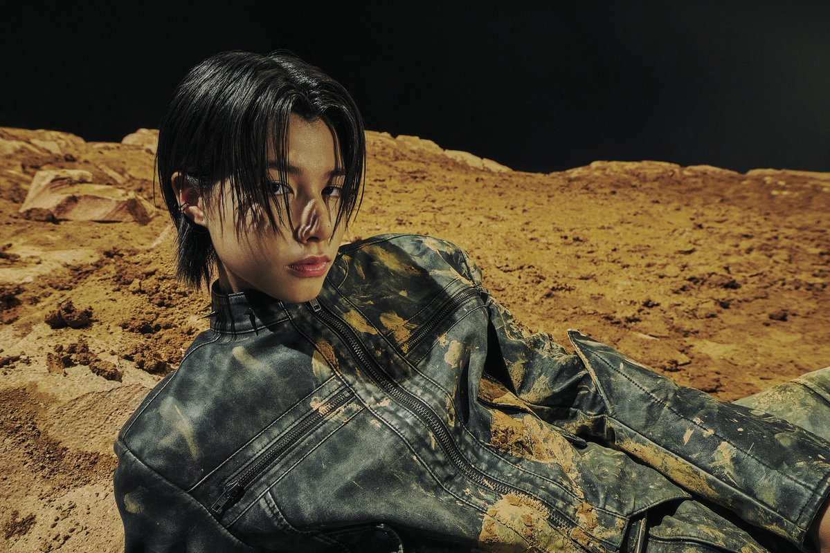 LNGSHOT4sho's tweet image. Moonwalkin’ 🌘
MV out 26.01.13 6PM KST
EP [SHOT CALLERS] 💿

#LNGSHOT #Moonwalkin
#SHOTCALLERS #MOREVISION