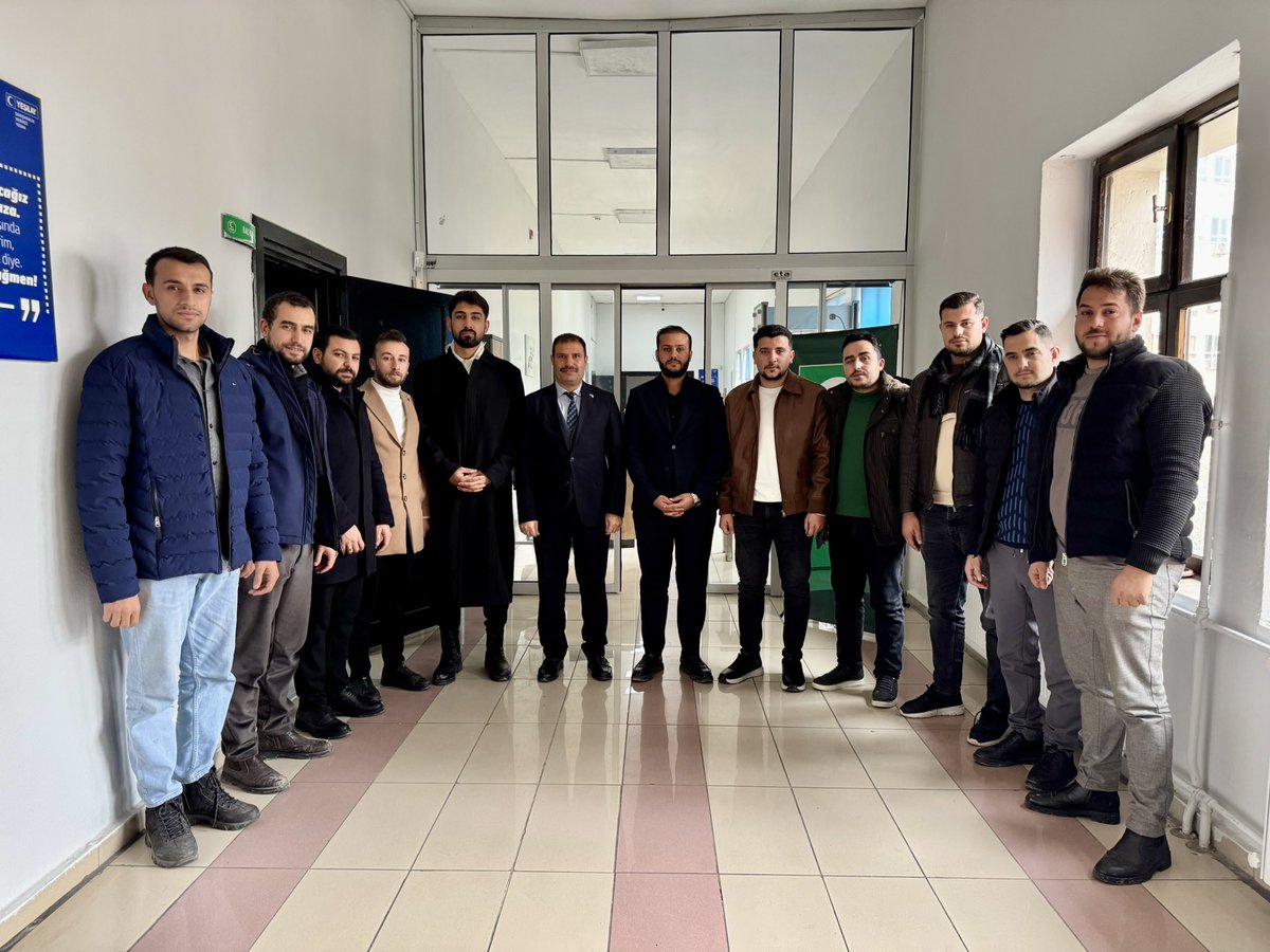 SalihAldeniz5's tweet photo. Yeşilay Şube Başkanı Sayın @Aziz_Ciftci63 Başkanımızı, yönetim kurulu üyelerimizle birlikte ziyaret ettik. 

Nazik ev sahipliği ve misafirperverliği için kendilerine teşekkür ediyor, görevlerinde başarılar diliyoruz. https://t.co/dV3JyRP416