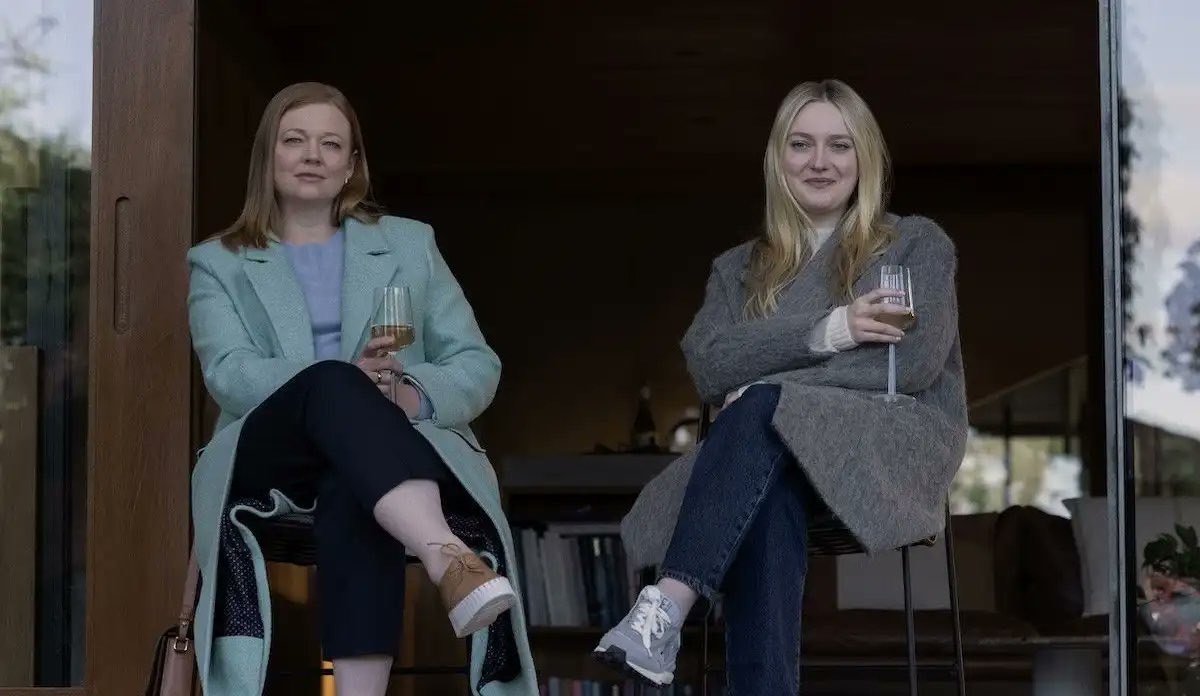 a categoria séries com mulheres brancas ricas que odeiam os maridos e se juntam pra tomar vinho enquanto os filhos brincam eu amo