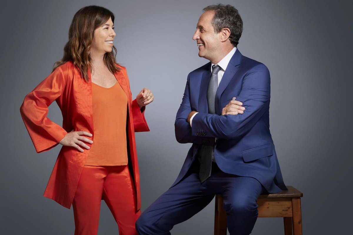 - Podemos decir María que acá se respetó el derecho internacional?
- Yo creo que si Ernesto, todos sabemos que Ucrania usa la pollerita muy cortita
- Es verdad, no como Venezuela que respetan los valores católicos y democráticos y fueron salvajemente atacados por EEUU