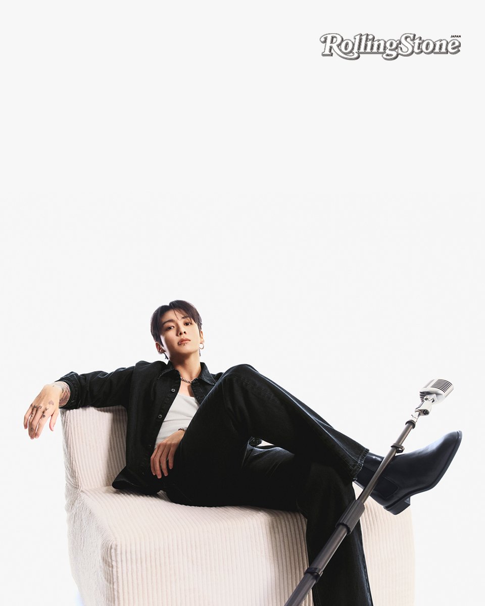 CalvinKlein__JP's tweet image. Jung Kook／ジョングクが纏う、ダブルデニム。
3カ国のローリングストーン誌の表紙に登場。

@rollingstonejp
@rollingstonekor
@RollingStoneUK

90s デニムオーバーシャツ、ブーツカットジーンズ、コットンタンクトップに身を包んで。

Photographed by Tayo Kuku Jr.

bit.ly/4qO8z0P