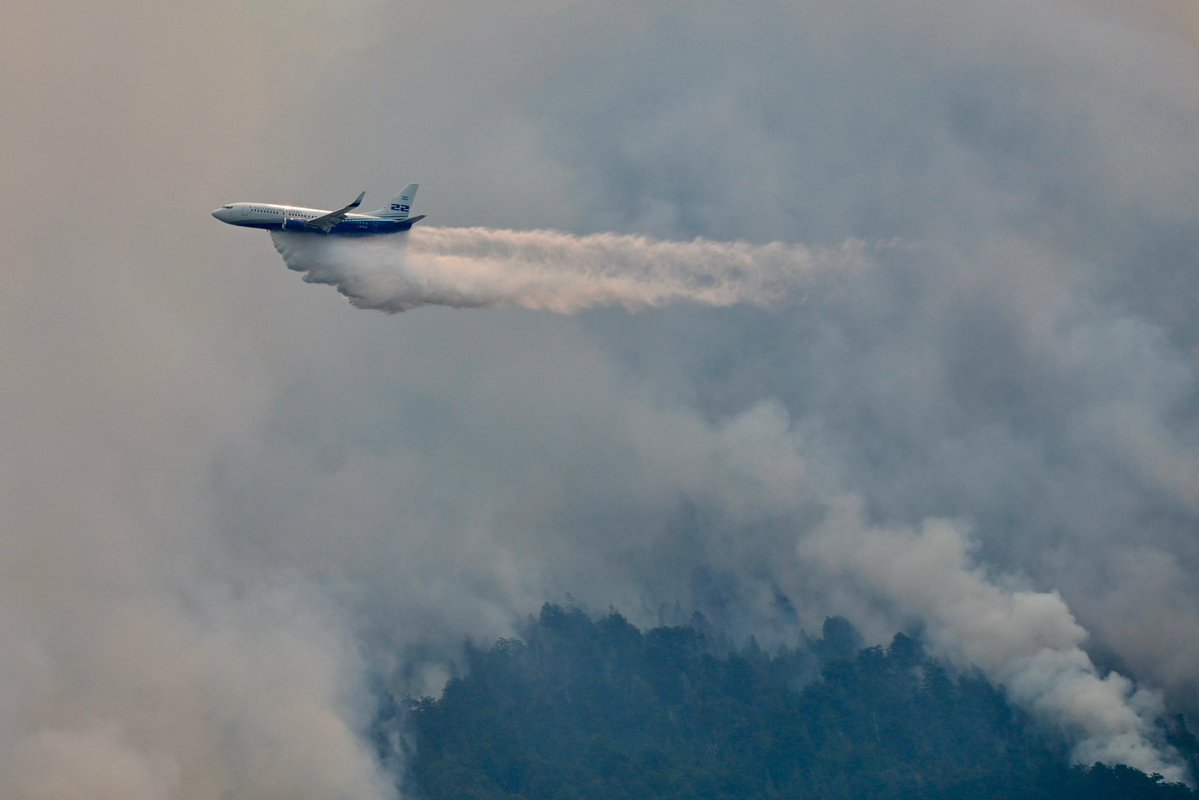 tobias_perez11's tweet image. 🇦🇷👨‍🚒🔥
Continuas los trabajos por detener el fuego en Chubut, el Boeing 737 FireLiner de Santiago del Estero ya se encuentra operativo ✈️