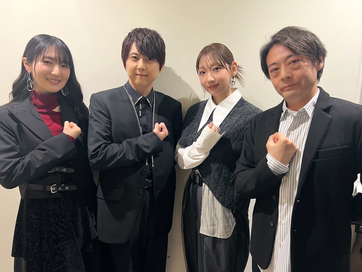 ◤￣￣￣￣￣￣￣￣￣￣￣￣◥
  劇場版「進撃の巨人」完結編
         THE LAST ATTACK
             🕊️舞台挨拶 🕊️
◣＿＿＿＿＿＿＿＿＿＿＿＿◢

ご来場いただいた皆様
ありがとうございました🕊️🧣🐚

諫山先生のサプライズコメント
先生らしさが詰まっていましたね🔥