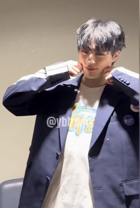 catcoIIector's tweet image. 안냐새요. 저 말랑거래하러왓는데요.

⠀⠀⠀⠀⠀⠀⠀⠀         (헉..엄청말랑거리진않는데
⠀⠀⠀⠀⠀⠀⠀⠀          이거라두괜찮으시멍…)