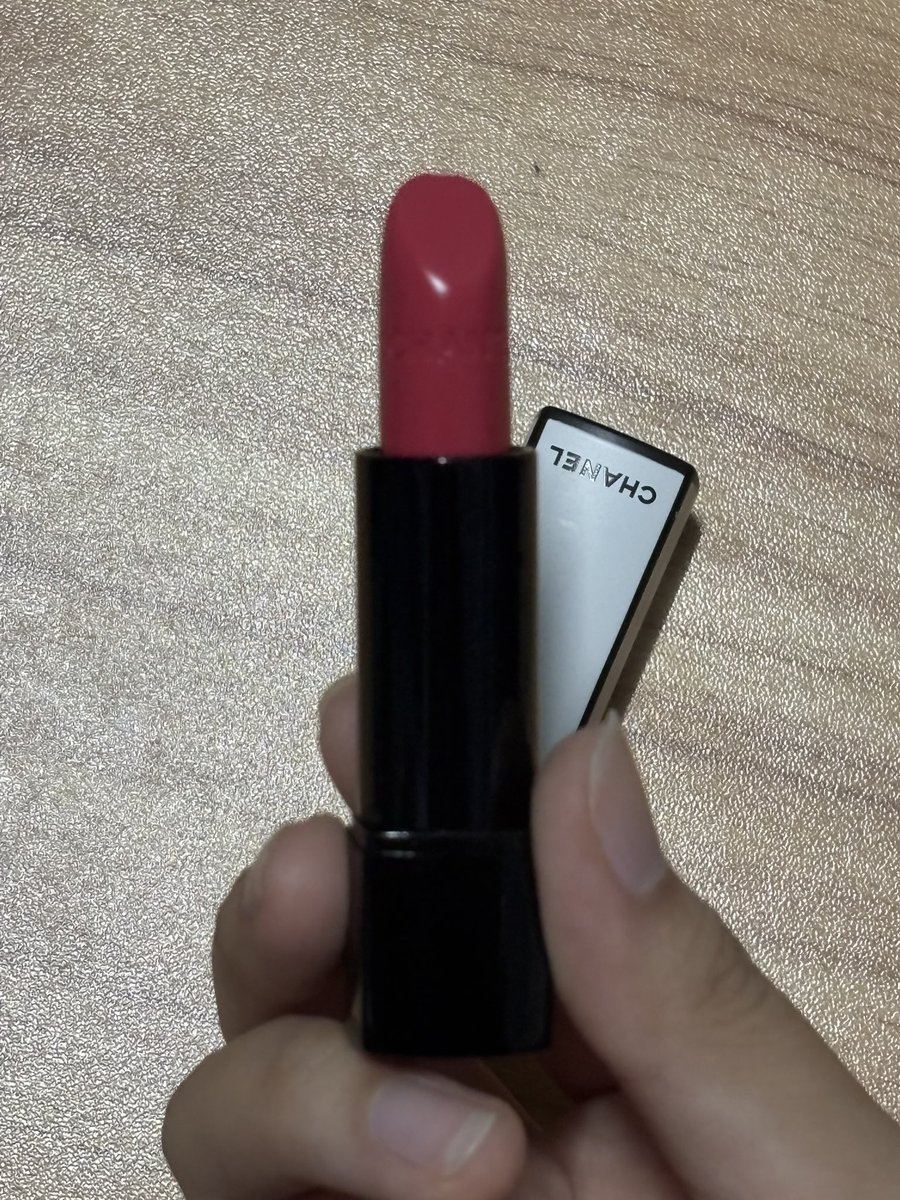 ส่งต่อ ของแท้ CHANEL ROUGE ALLURE VELVET Luminous Matte Lipstick Limited Edition เบอร์07:00 ยังไม่ได้ใช้เลยค่ะ 570รส.
มีตำหนิปลายลิปนิดนึงเป็นตั้งแต่ได้มา
#ส่งต่อคสอ #ส่งต่อเครื่องสำอางค์ #ส่งต่อแบรนด์เนม #ส่งต่อchanel #ส่งต่อdior