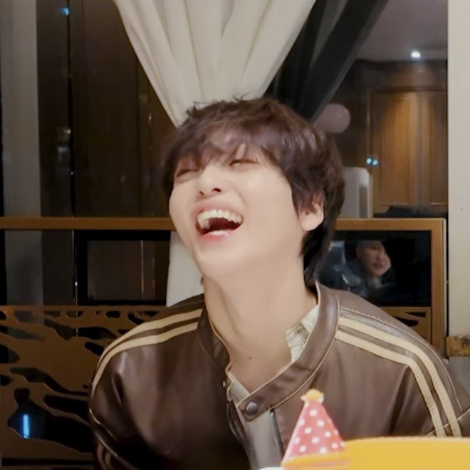 cravitysmiles's tweet photo. 🍂ꉂ(˵˃ ᗜ ˂˵)🤎

#크래비티 #cravity #형준 #hyeongjun https://t.co/HDMT5mVwYs