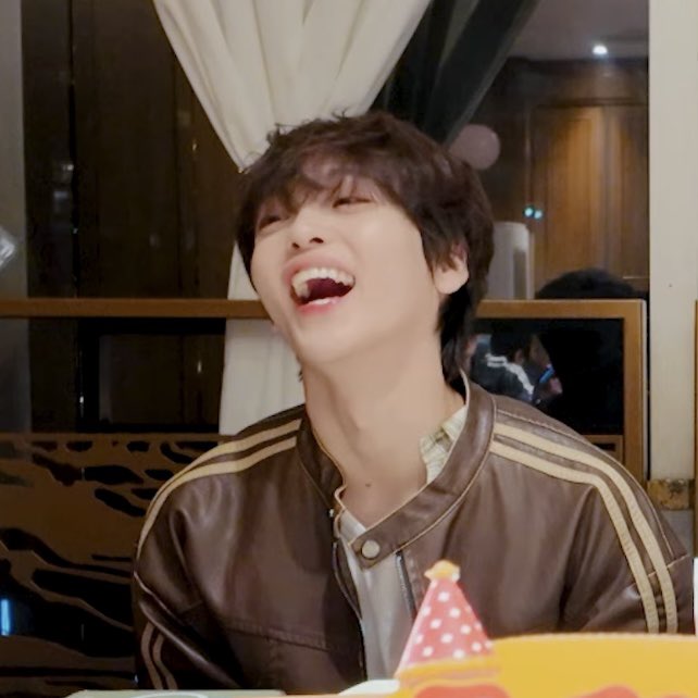 cravitysmiles's tweet photo. 🍂ꉂ(˵˃ ᗜ ˂˵)🤎

#크래비티 #cravity #형준 #hyeongjun https://t.co/HDMT5mVwYs