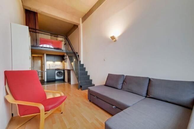 LookProperty's tweet image. TO LET 🏡

Manhattan Building, Fairfield Road, Bow E3 📍

£1,800pcm 💷

1 bedroom galleried style apartment set within the popular Bow Quarter development. Within one of the original warehouse buildings formally used as Bryant &amp;amp; May match stick factory.

rightmove.co.uk/properties/152…