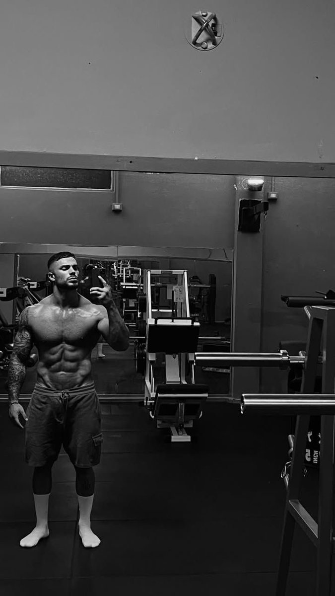 𝙼𝚊𝚝𝚝 𝙱𝚛𝚘𝚠𝚗. tweet media