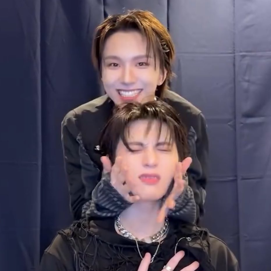 nauaaaaaa's tweet image. 하