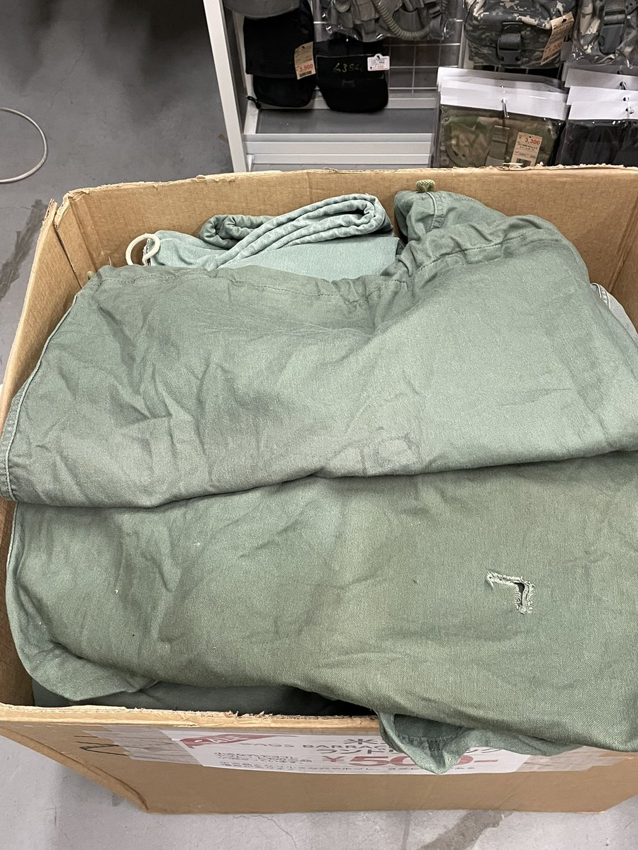 米軍サープラス品が入荷しました 数量が多く片付かなそうなので