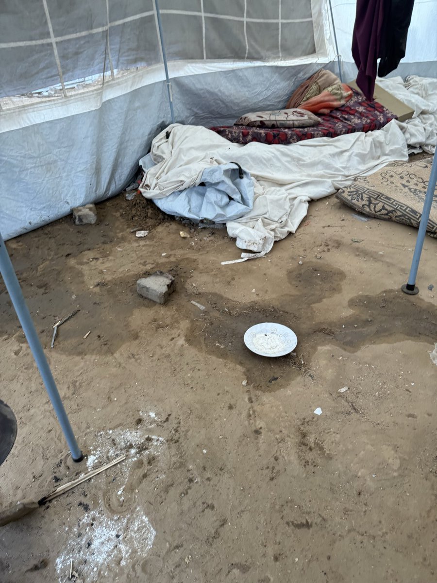 Please send us warmth

chuffed.org/project/135556