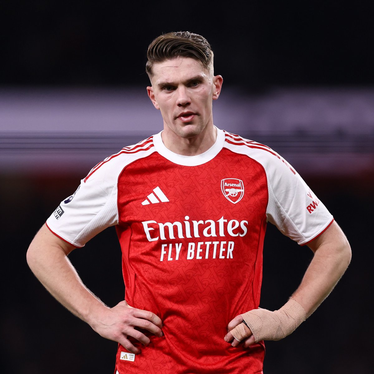 WhoScored's tweet image. Viktor Gyökeres has touched the ball fewer times than any other player to have played 1000+ mins in the Premier League this season (351 touches).  😬