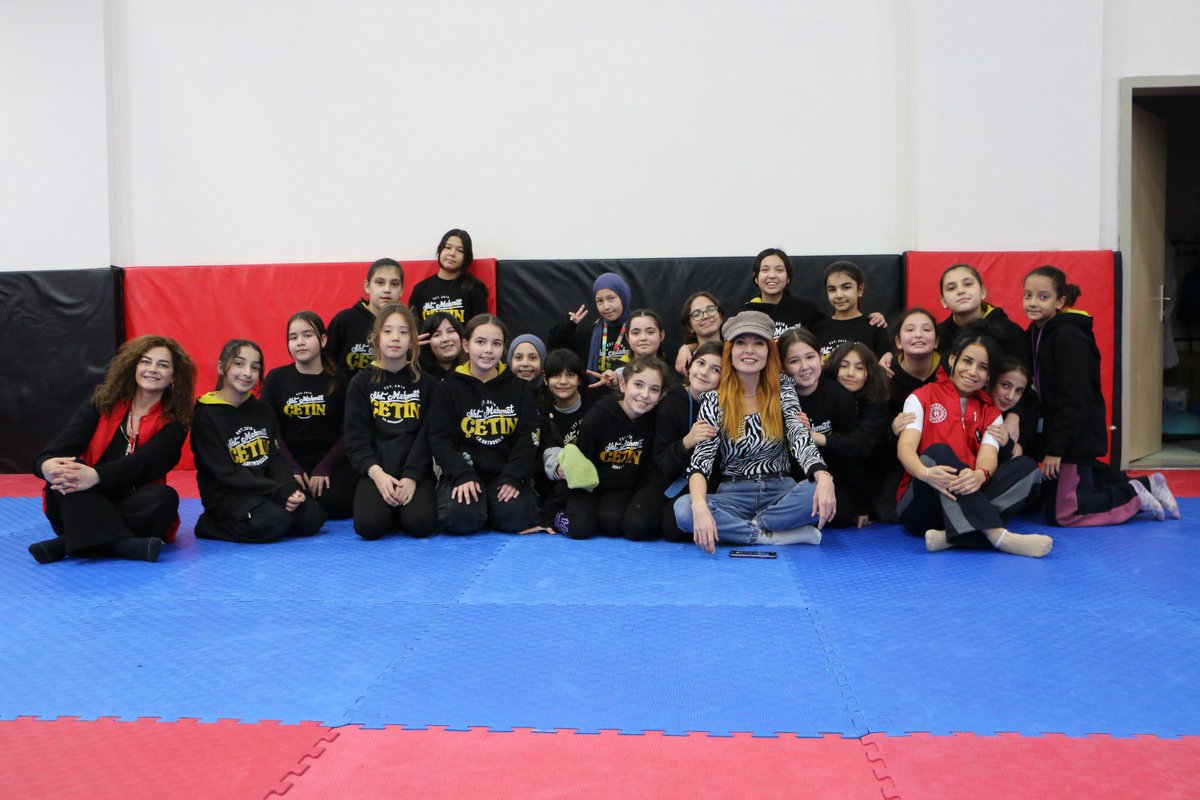 OkullarMerkezimizde🎨🧠
Taş boyama, akıl–zeka oyunları, takı tasarım, resim ve sportif parkurla dolu dopdolu bir gün geçirdik.
Gülen yüzler, üretken anlar ve bol enerji 💙
<a href="/gencliksporbak/">Gençlik ve Spor Bakanlığı 🇹🇷</a>