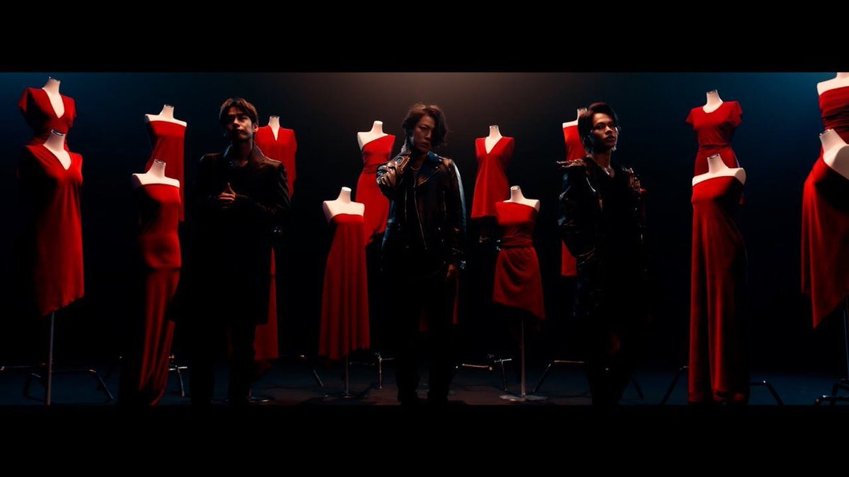 eizo100jp's tweet photo. 間宮光駿による「KAT-TUN『Fantasia』Music Video」。ミステリアスな女性に対し、踊らされるのではなく、踊らされていいという開き直りを表現。 https://t.co/csSurs6ZPN https://t.co/n0WF9k7y33