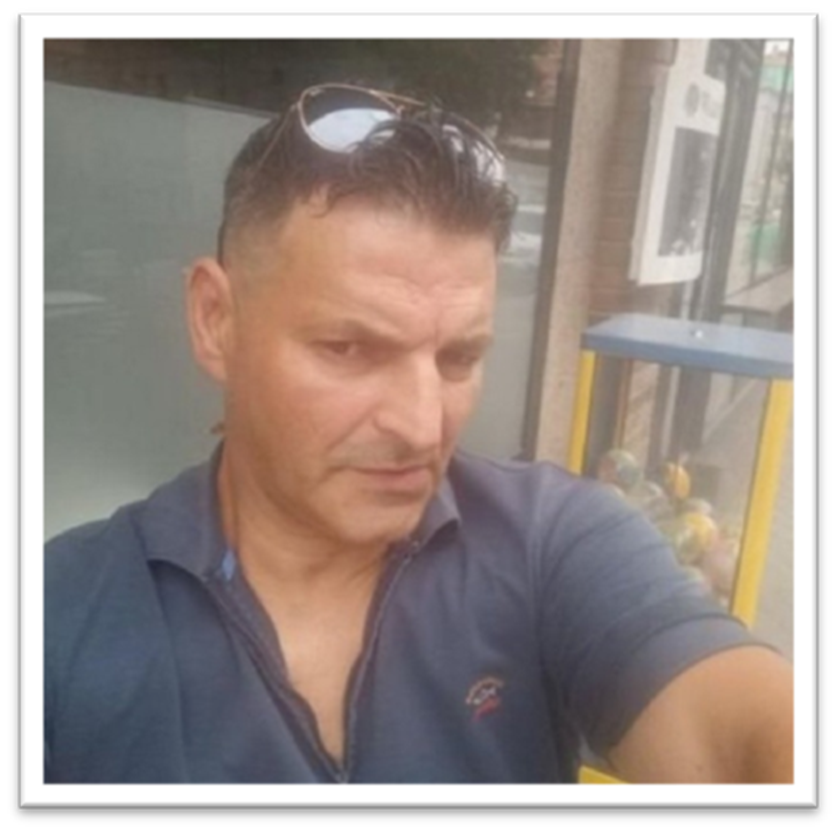 RomanCues_i0sm's tweet image. 📢 Paco, alias «el rayas». Otro «nanci bocazas» que se va a comer una buena denuncia. Calienta que sales @franciscoM42656
x.com/franciscoM4265…