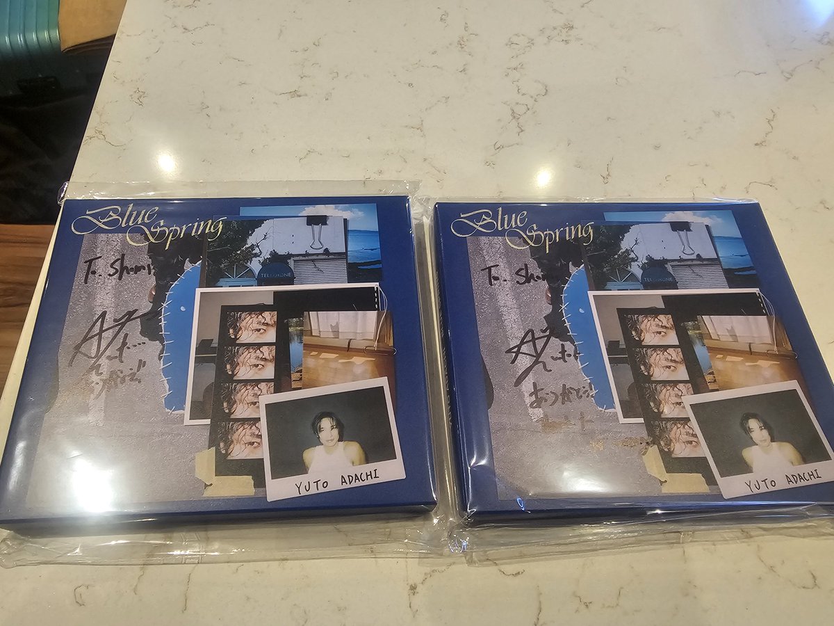 Shomi_g's tweet image. Spring came early for me!!!
Just received my signed copies of Blue Spring album!!
I love you even more Adachi San!!😍
#Yuto #BlueSpring #Pentagon