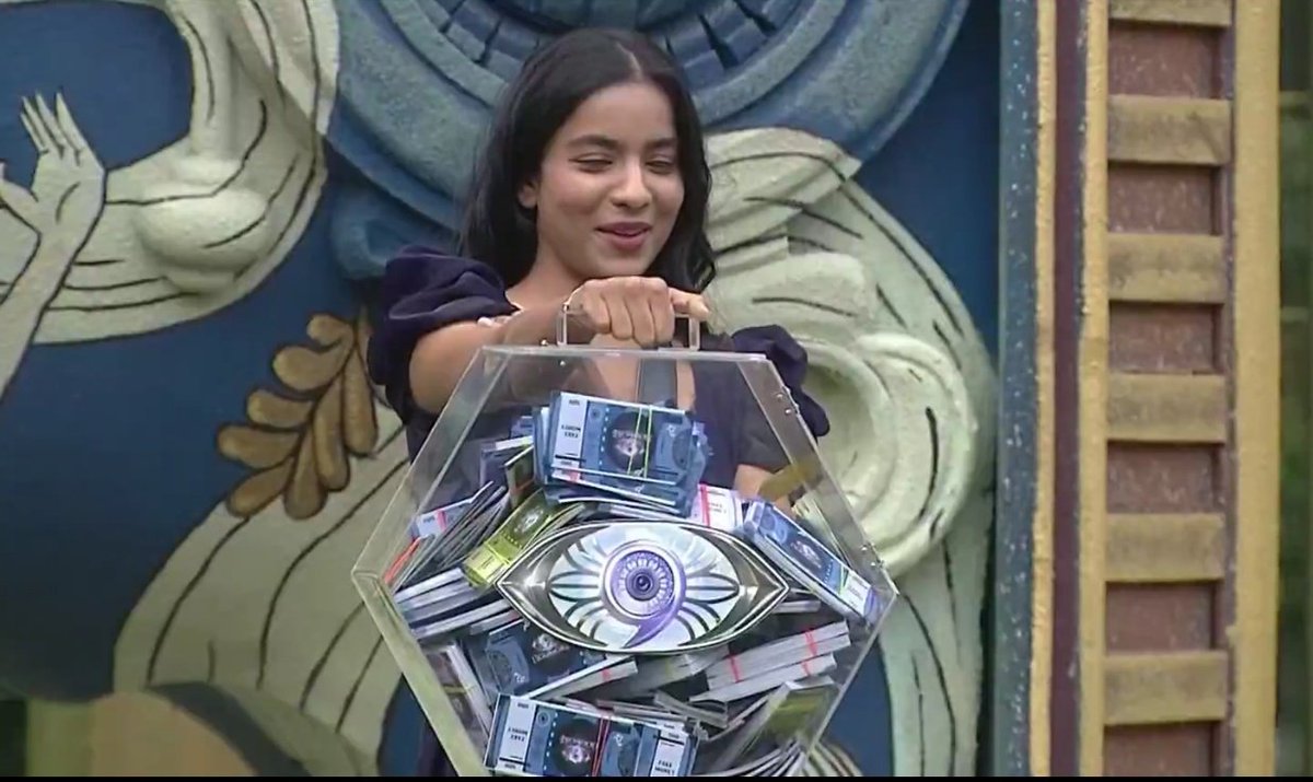 Girl was about to take it for her education in poland 🫂😭

Ava kai vechathum bayathula namaku ilaye nu impulsive ah he took the box away &amp; said his name 🤦🏻‍♀️🤦🏻‍♀️🤦🏻‍♀️🤦🏻‍♀️

DO NOT FUCKING BLAME #AURORA you Dumbos!

Just celebrate your favorite 😡
#BiggBossTamil9