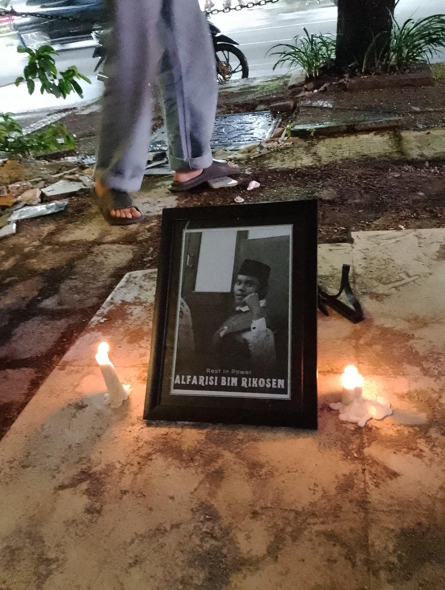 AKSI KAMISAN
Ke- 892 Kota Surabaya 

Taman Apsari
Kamis, 8 Januari 2026

#aksikamisan #hidupkorban
#jangandiam #lawan

#Arekgerak