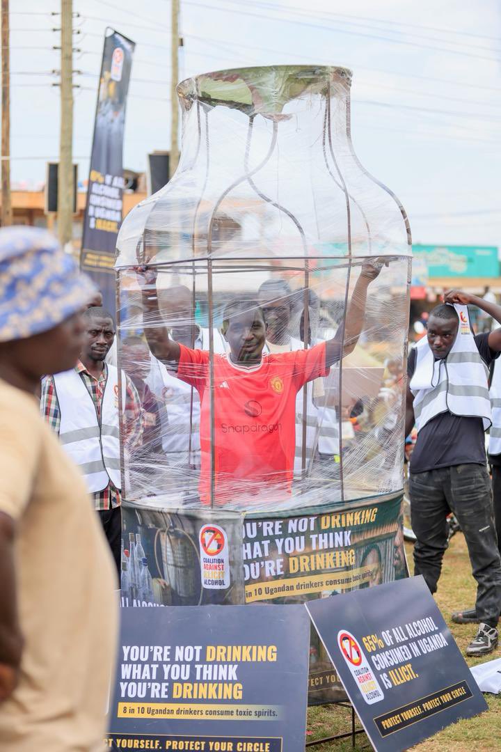 GyozlynB's tweet image. Illicit alcohol affects us all. In Mbale today, the Coalition is engaging communities to shed light on its far-reaching impacts. Let's work together to create safer spaces. #ProtectYourself 
#ProtectYourCircle.