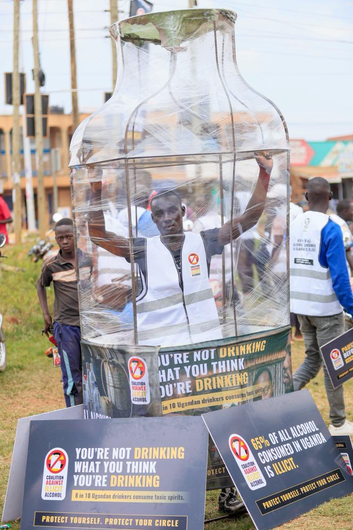 GyozlynB's tweet image. Illicit alcohol affects us all. In Mbale today, the Coalition is engaging communities to shed light on its far-reaching impacts. Let's work together to create safer spaces. #ProtectYourself 
#ProtectYourCircle.
