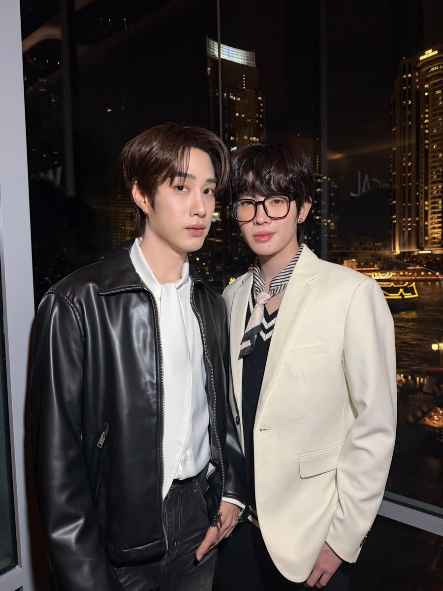 Chamook1919's tweet photo. 📸🖤
#LOrealParisTH
#LOrealParisDinner
 #thomaskong #โทมัสก้อง
#KengNamping #เก่งน้ำปิง 
#TleFirstone #เติ้ลเฟิร์สวัน https://t.co/pIkQoAjNR1